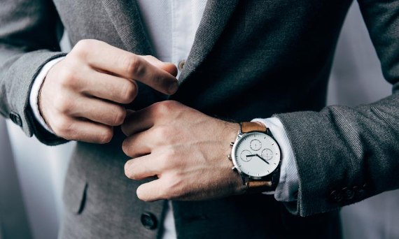 Σε ποιό το χέρι πρέπει να φοράτε το ρολόι?